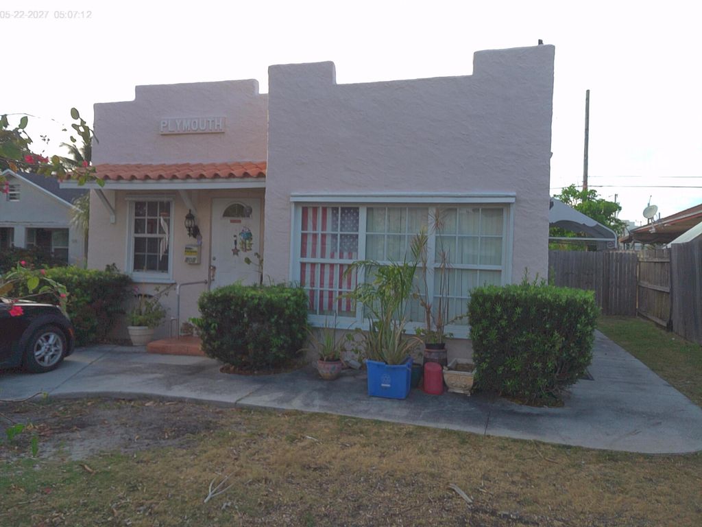 Photo of 505 Independence Road, West Palm Beach, FL 33405 (MLS # B26032131)