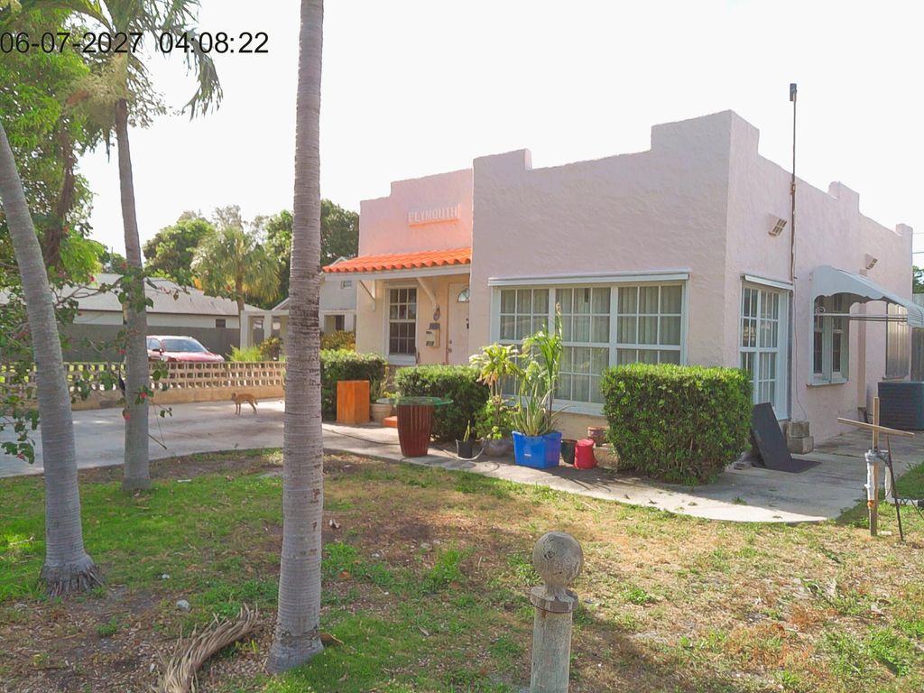 Photo of 505 Independence Road, West Palm Beach, FL 33405 (MLS # B26032131)