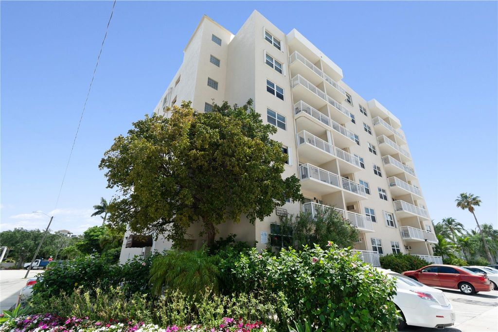 Photo of 720 Orton Avenue #206, Fort Lauderdale, FL 33304 (MLS # B26037312)