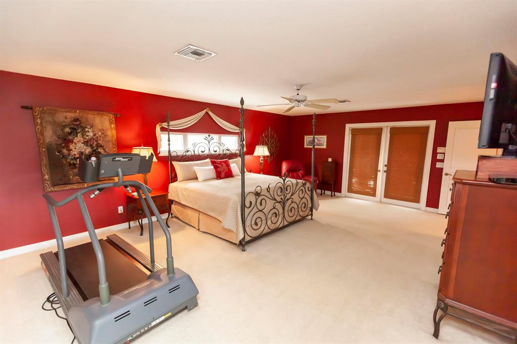 COUNTRY CLUB ESTATES - Residential