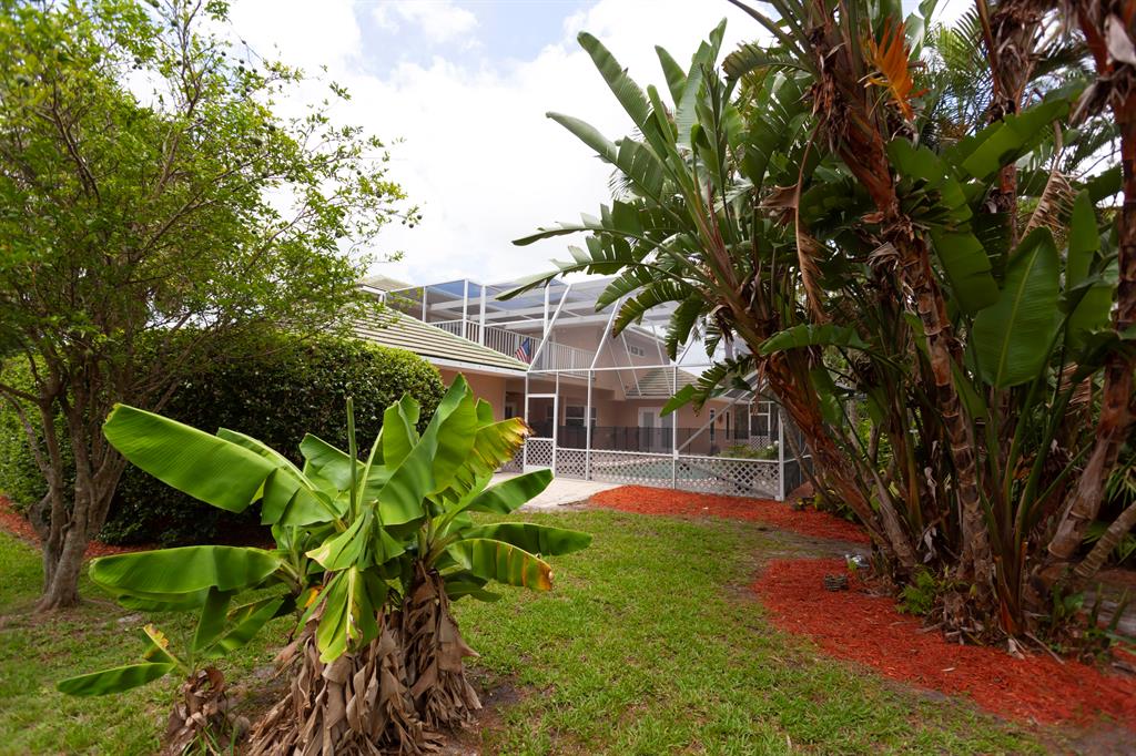 COUNTRY CLUB ESTATES - Residential