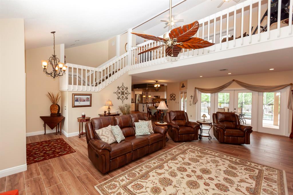 COUNTRY CLUB ESTATES - Residential