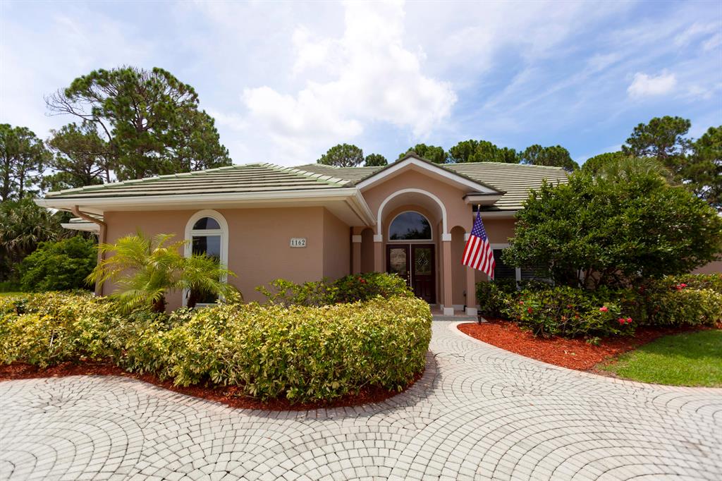 COUNTRY CLUB ESTATES - Residential