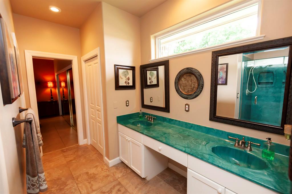 COUNTRY CLUB ESTATES - Residential