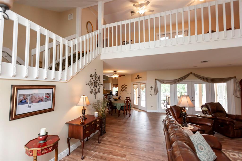 COUNTRY CLUB ESTATES - Residential