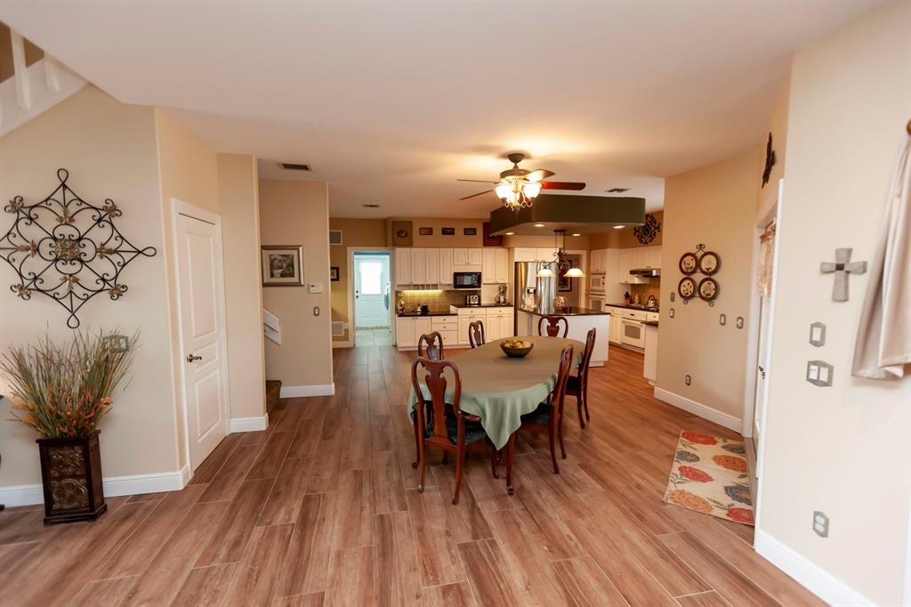 COUNTRY CLUB ESTATES - Residential