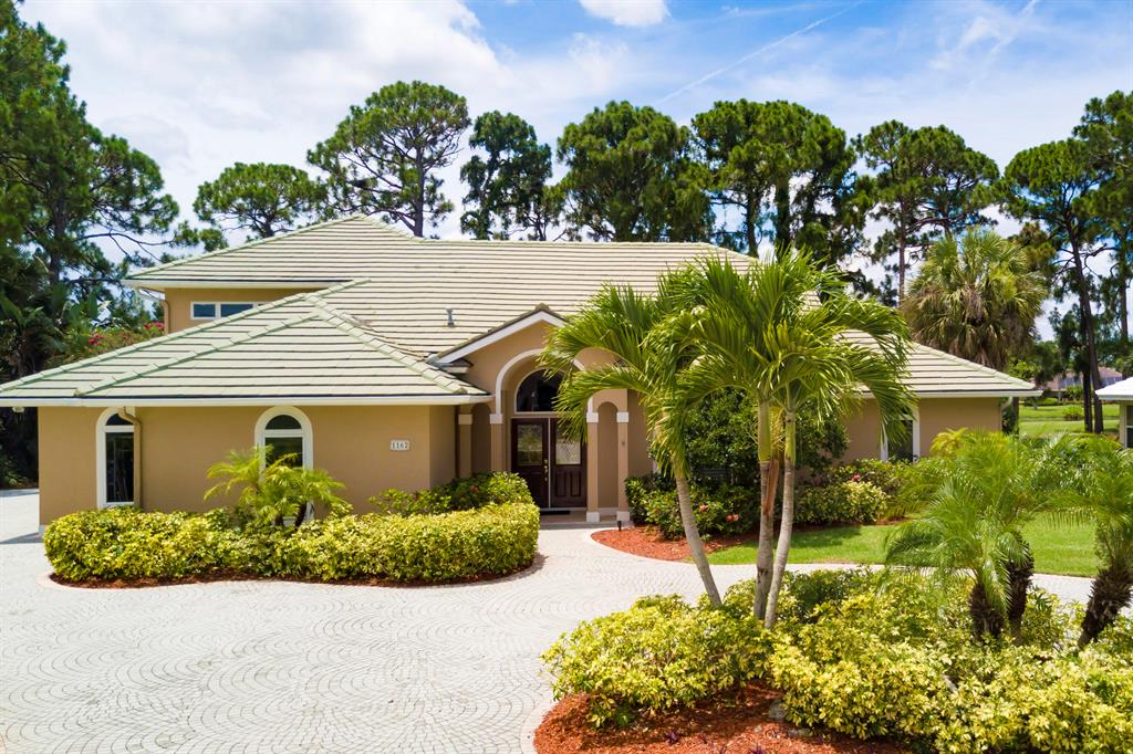 COUNTRY CLUB ESTATES - Residential