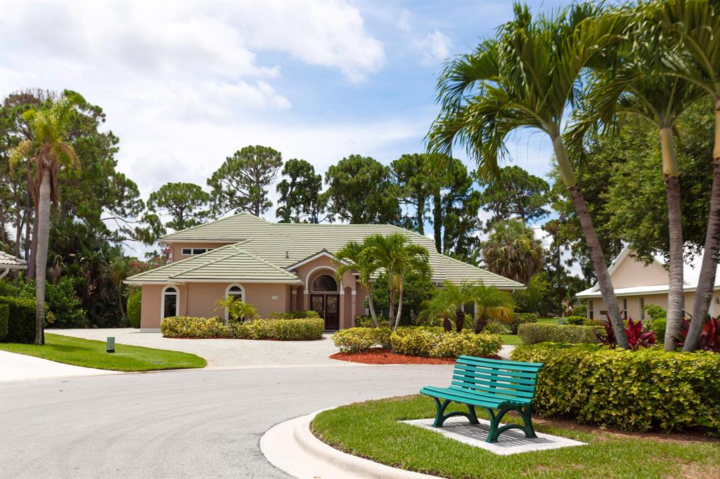COUNTRY CLUB ESTATES - Residential