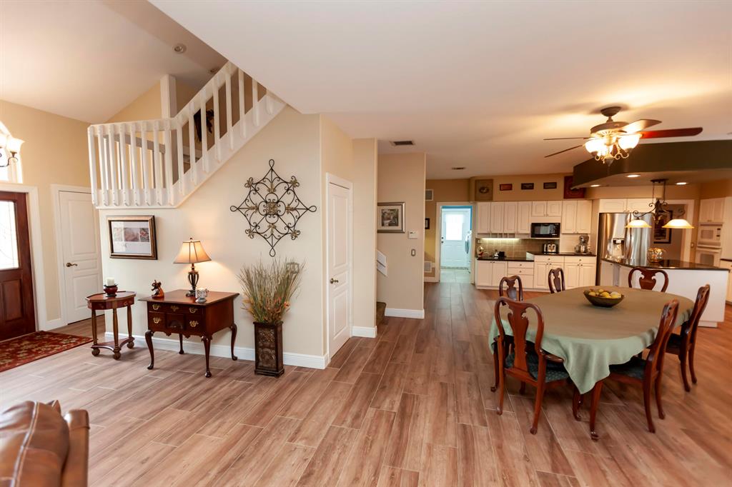 COUNTRY CLUB ESTATES - Residential