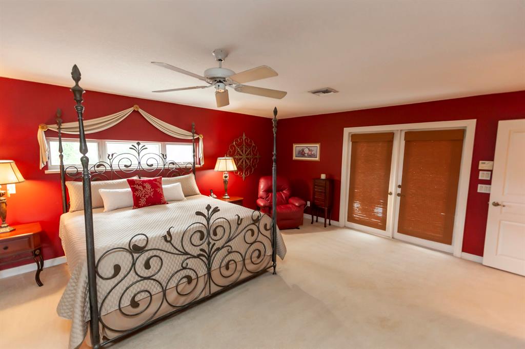 COUNTRY CLUB ESTATES - Residential