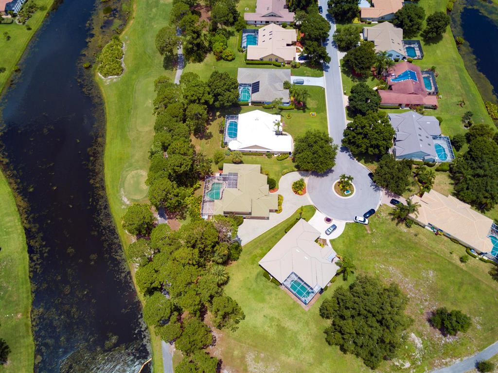 COUNTRY CLUB ESTATES - Residential