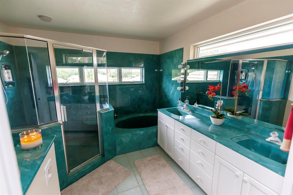 COUNTRY CLUB ESTATES - Residential