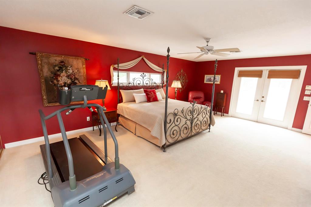 COUNTRY CLUB ESTATES - Residential