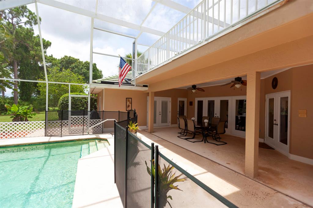 COUNTRY CLUB ESTATES - Residential