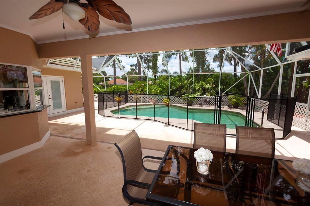 COUNTRY CLUB ESTATES - Residential