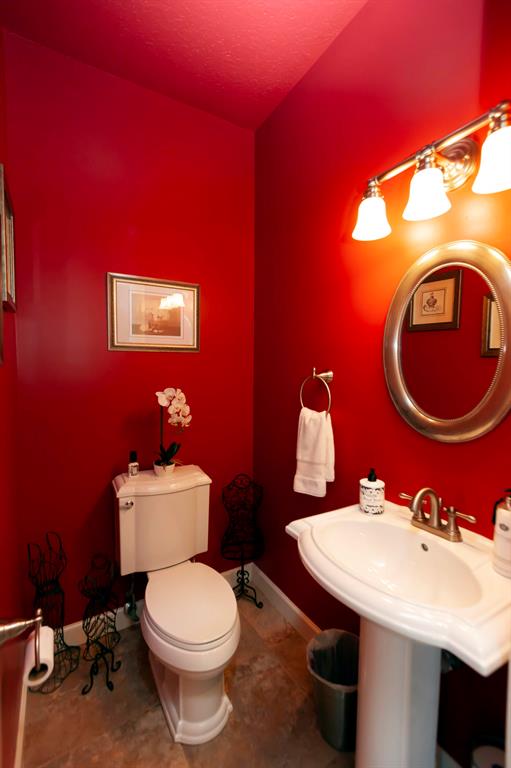 COUNTRY CLUB ESTATES - Residential