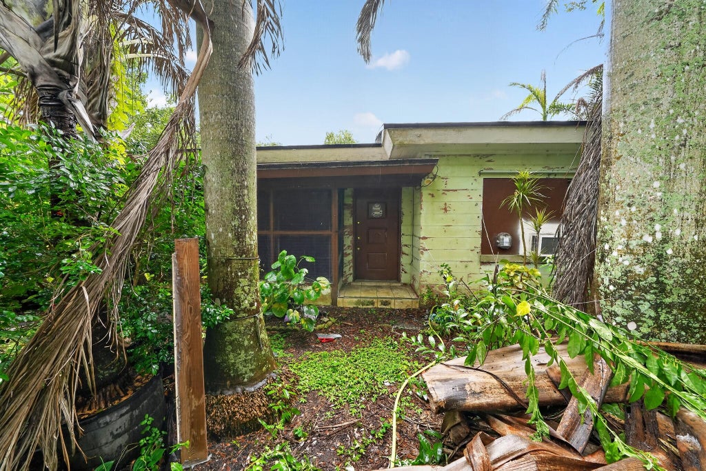 Photo of 9290 Orange Avenue, Fort Pierce, FL 34945 (MLS # B26022368)