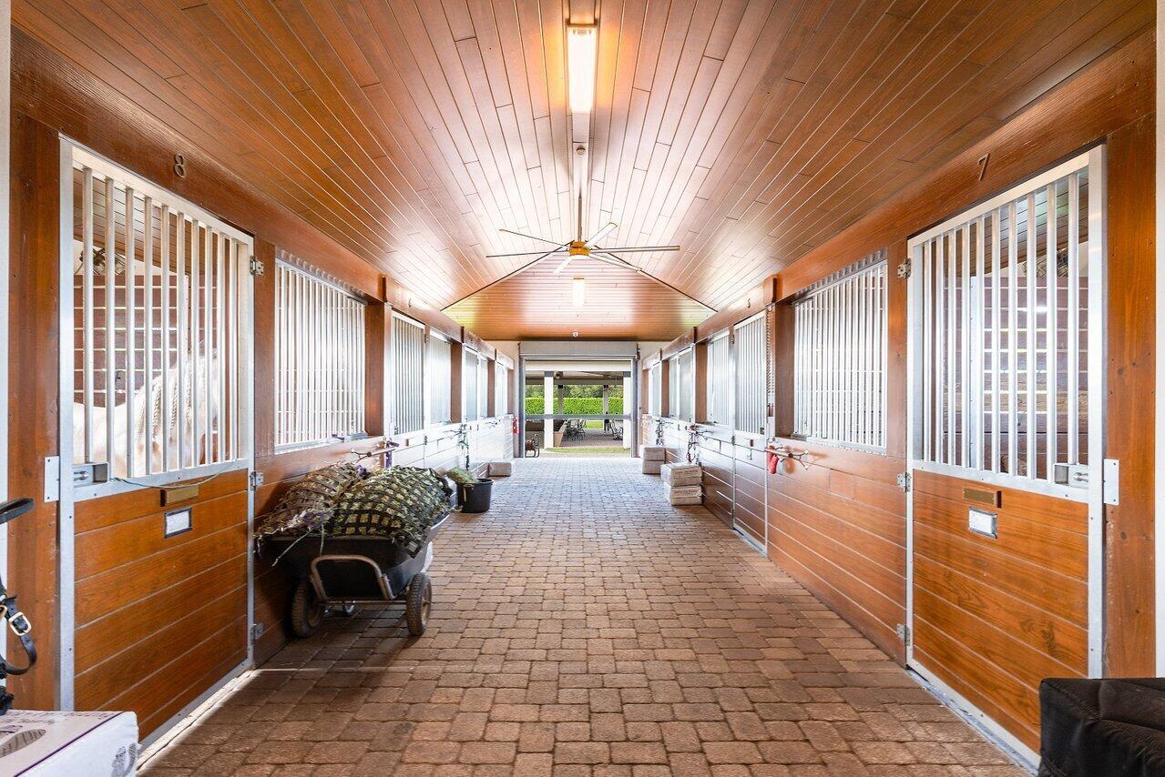 OS DRESSAGE FARM - Residential