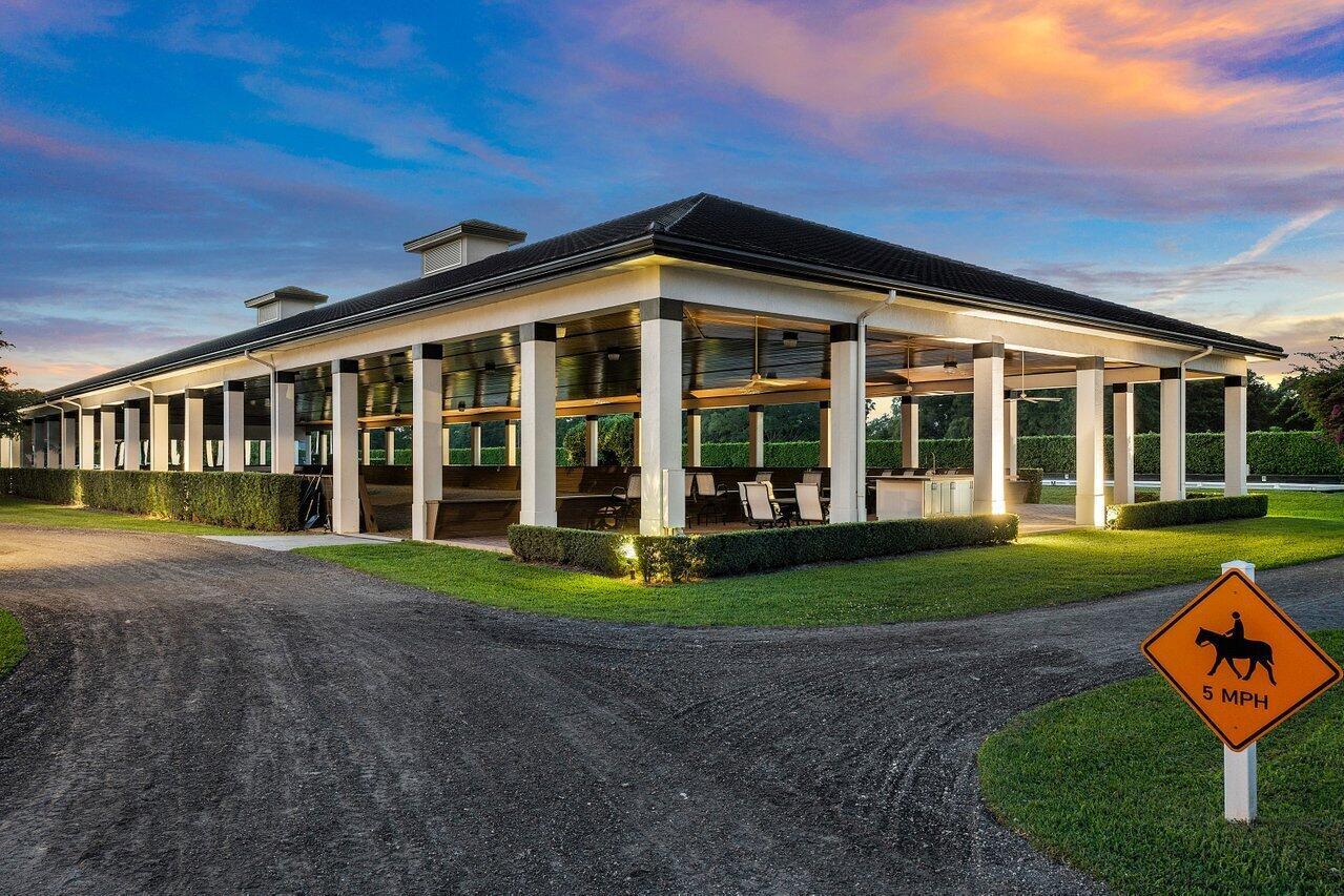 OS DRESSAGE FARM - Residential