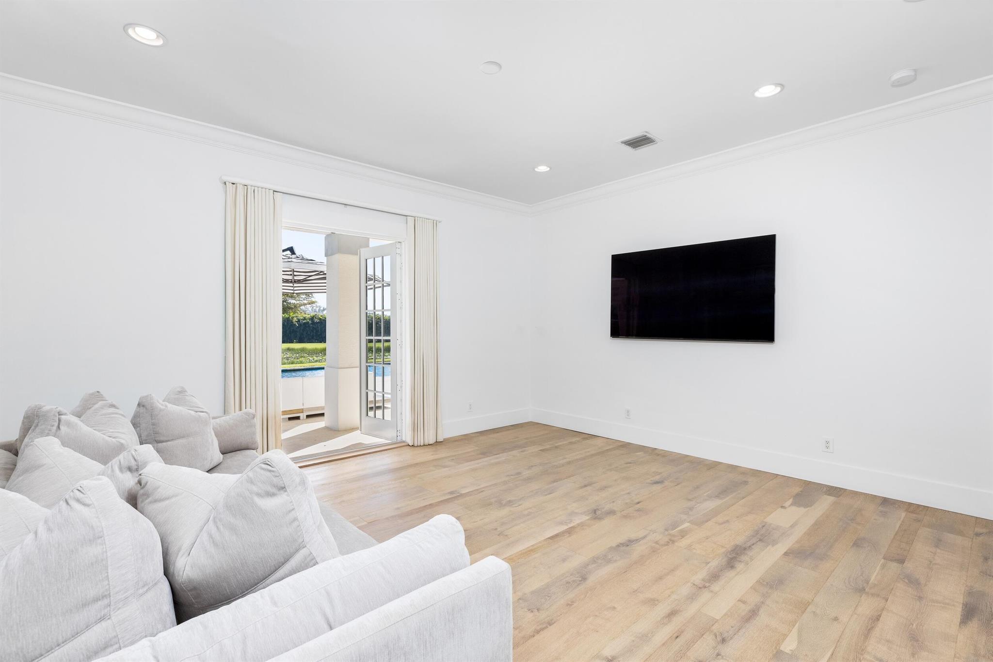 OS DRESSAGE FARM - Residential
