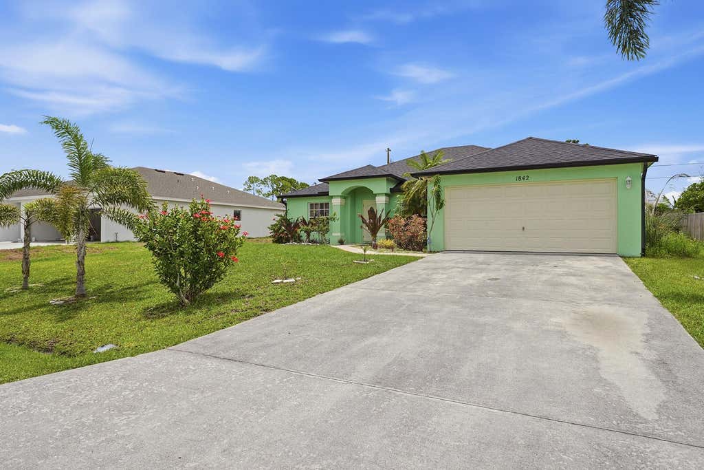 Photo of 1842 SW Penrose Avenue, Port Saint Lucie, FL 34953 (MLS # B26048198)