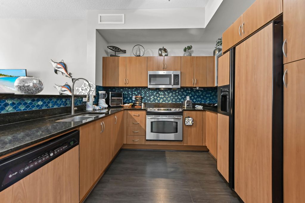 Photo of 804 E Windward Way #120, Lantana, FL 33462 (MLS # B26022372)