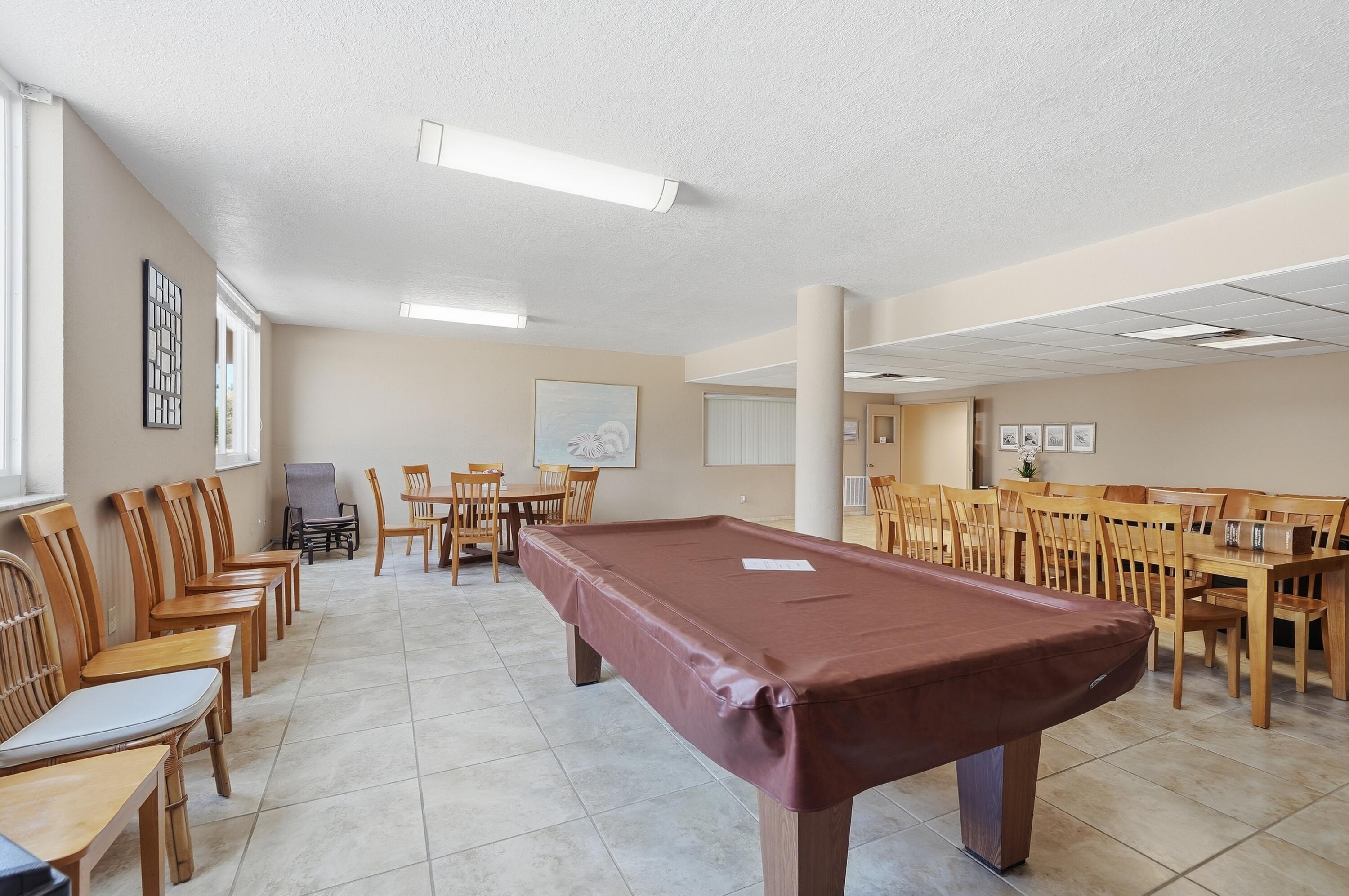 STRATFORD TOWERS CONDO - Residential
