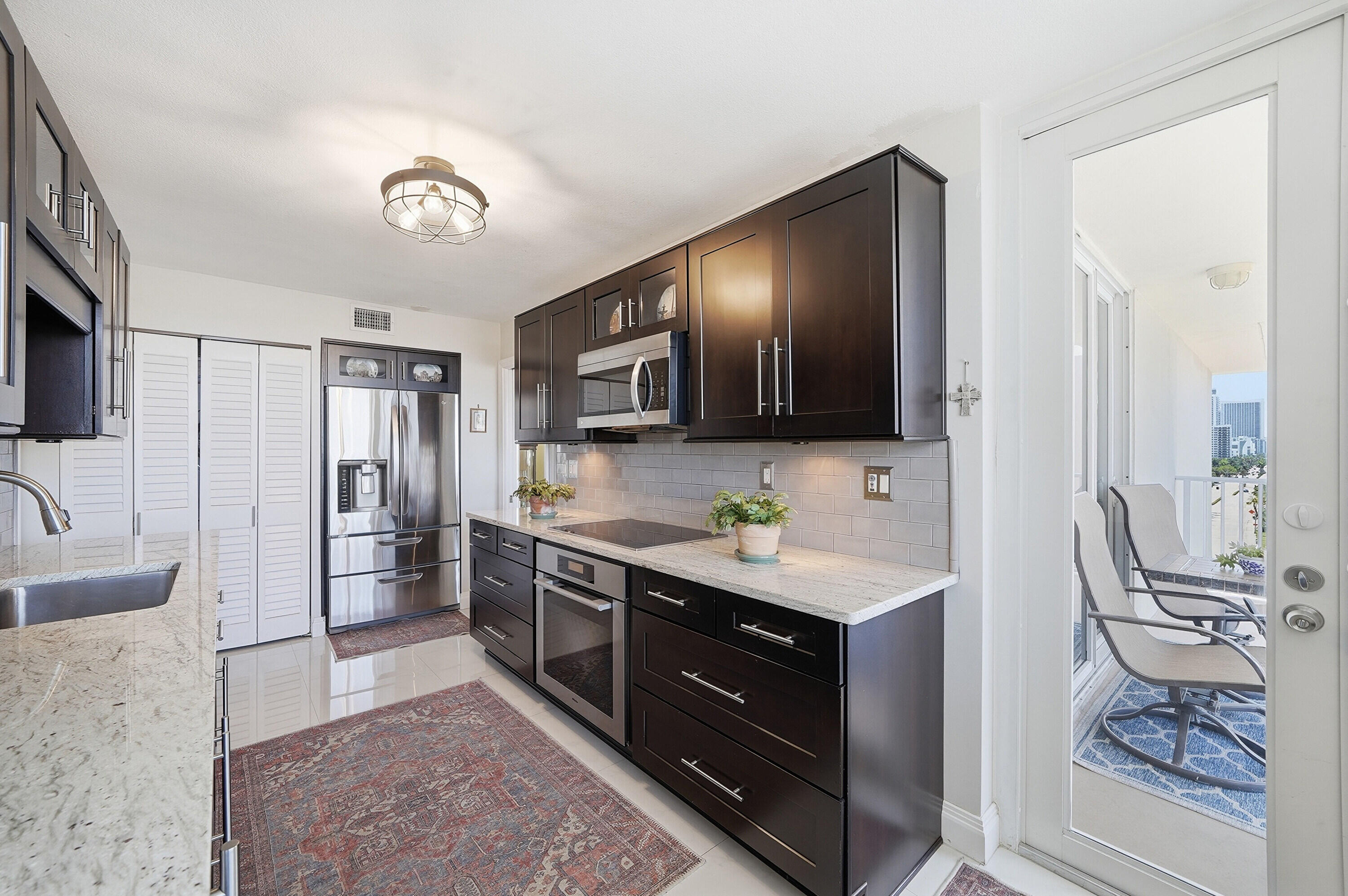 STRATFORD TOWERS CONDO - Residential