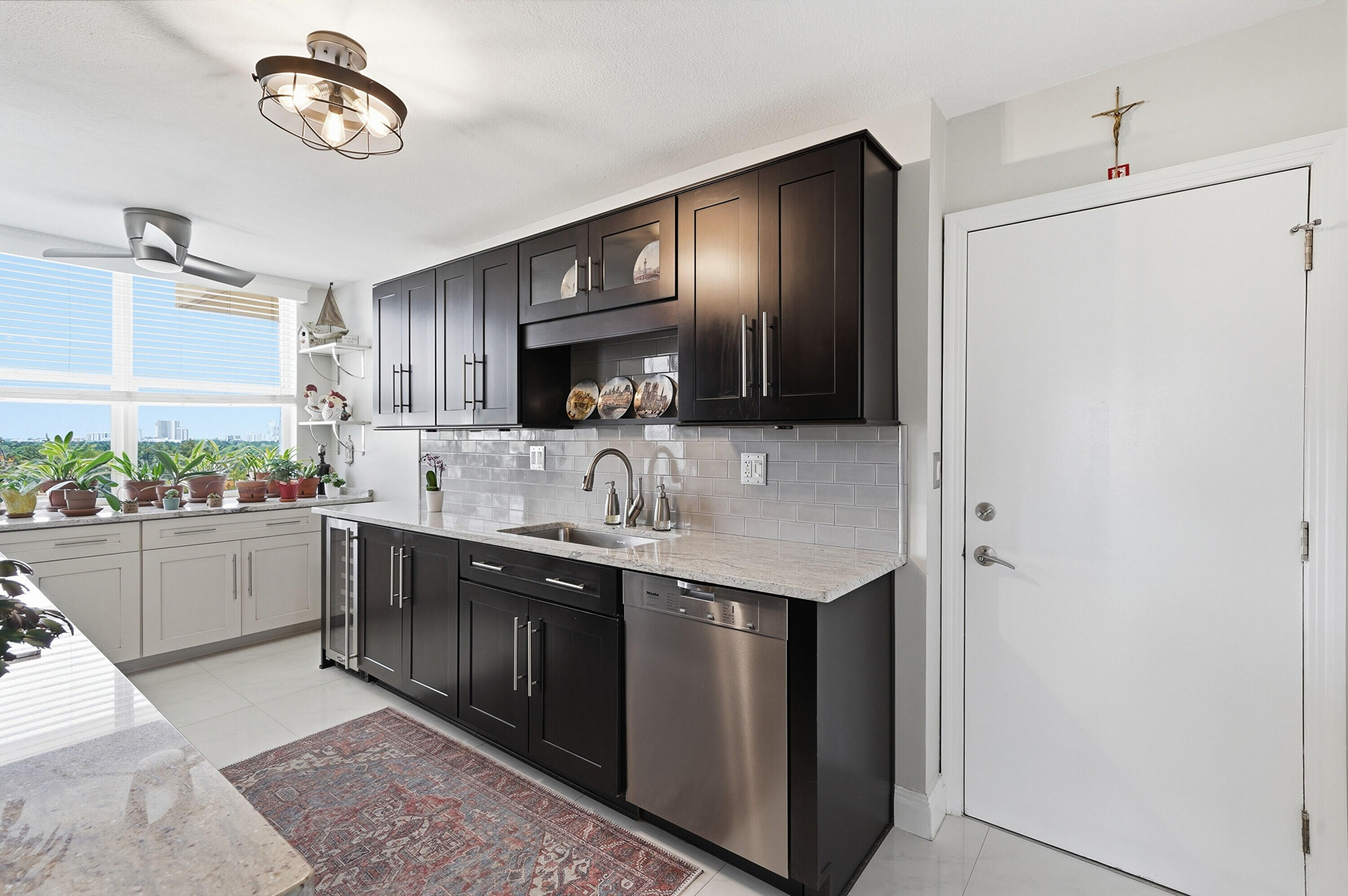 STRATFORD TOWERS CONDO - Residential