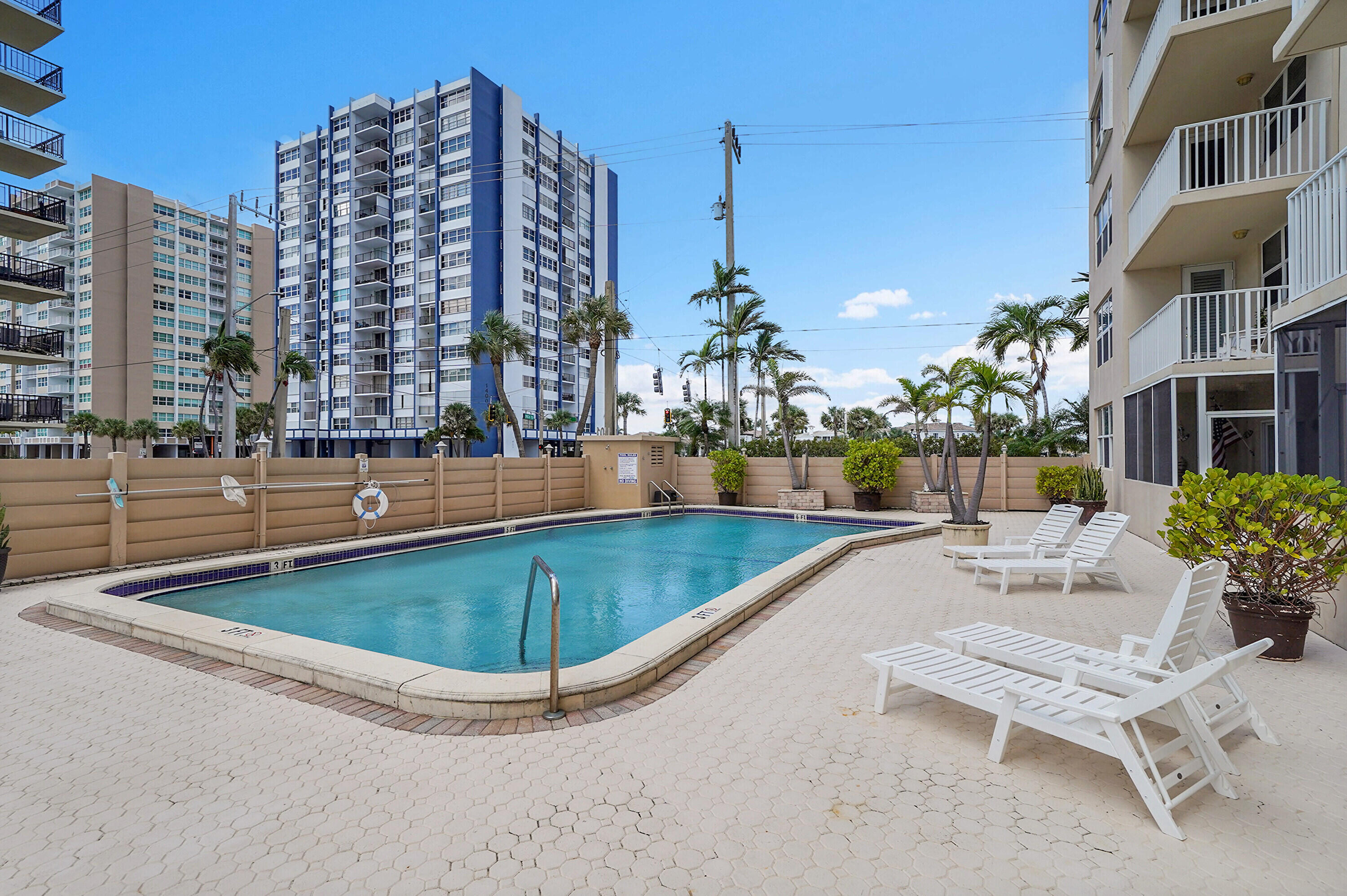 STRATFORD TOWERS CONDO - Residential