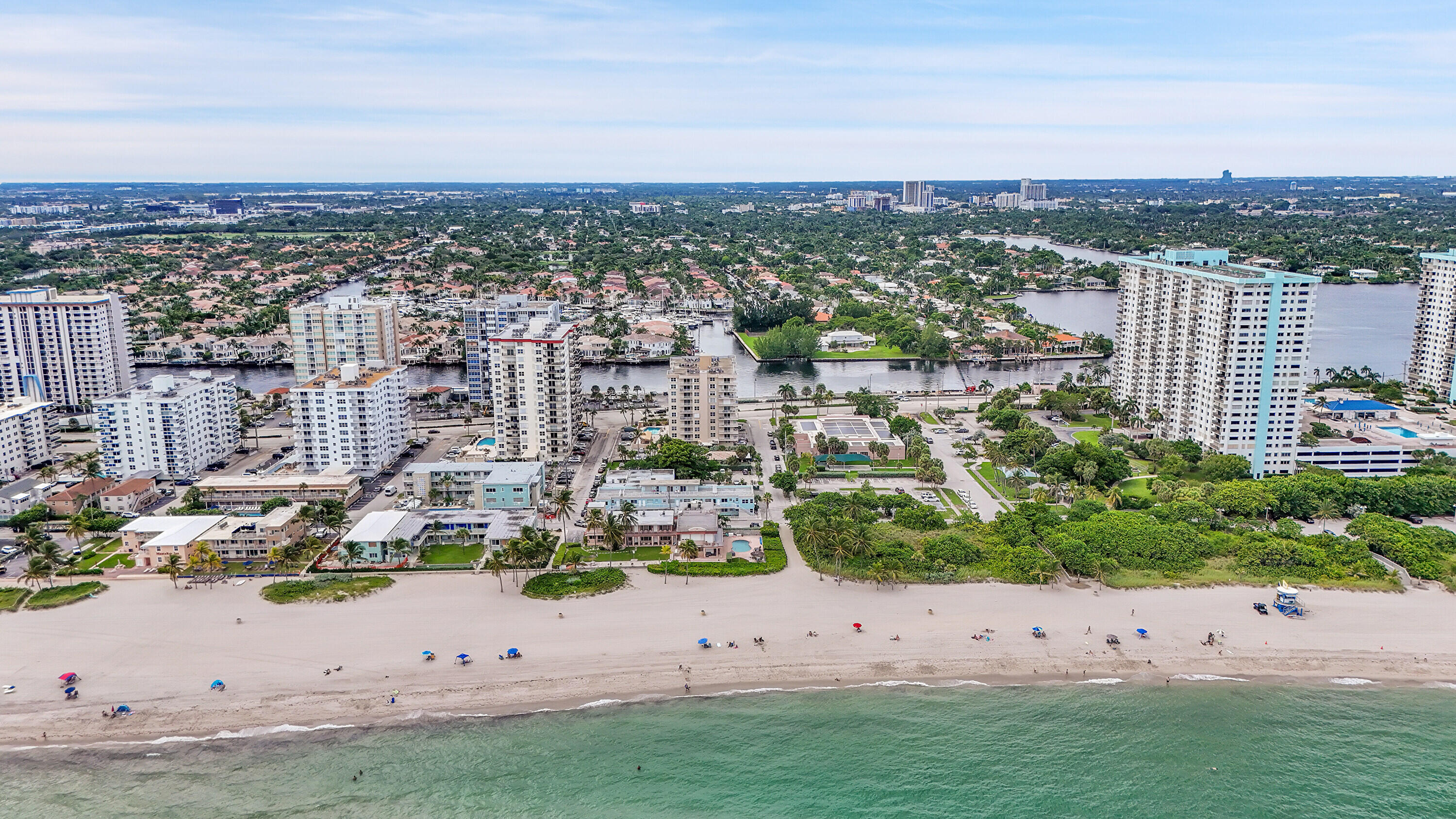 STRATFORD TOWERS CONDO - Residential