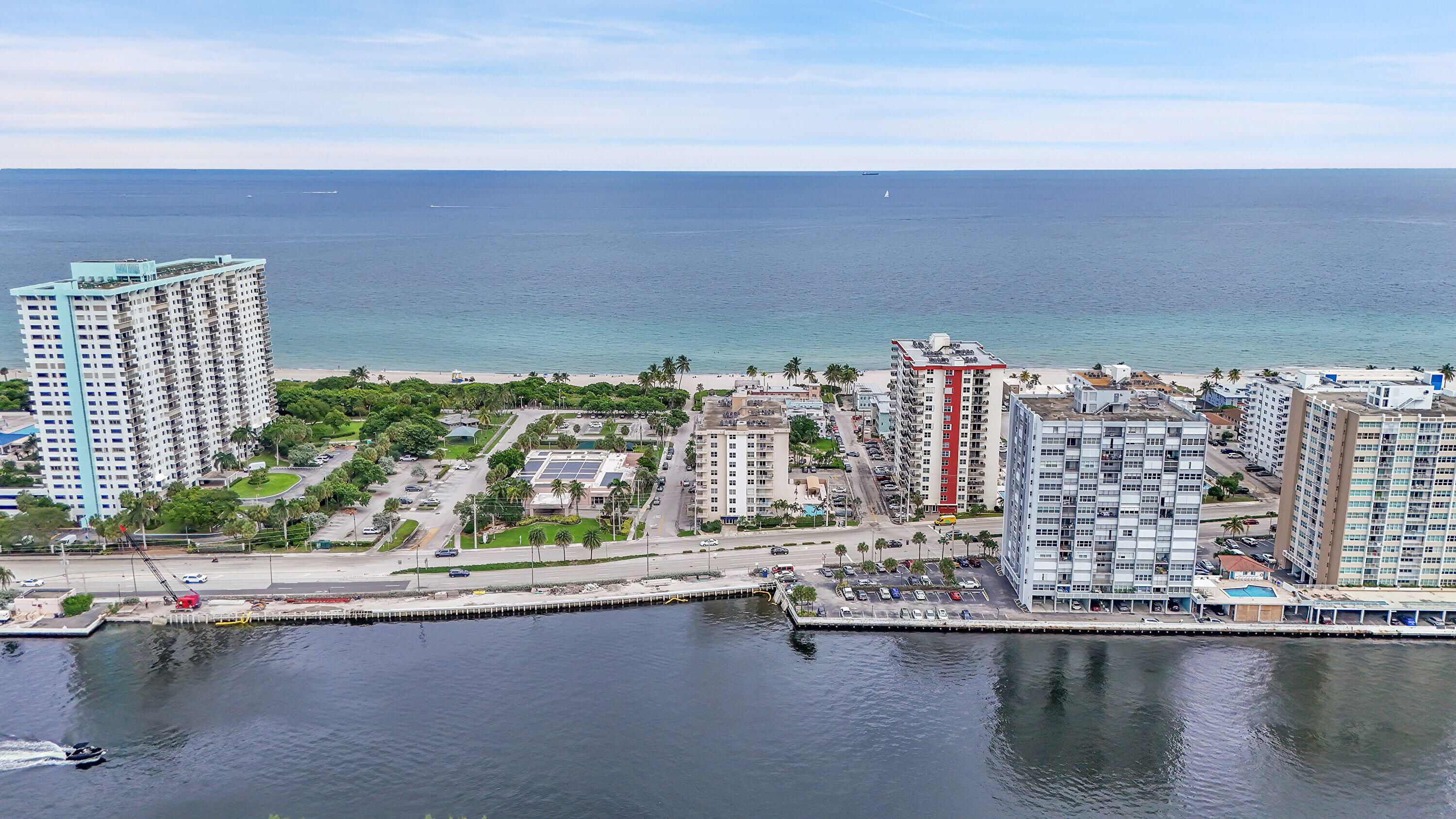 STRATFORD TOWERS CONDO - Residential