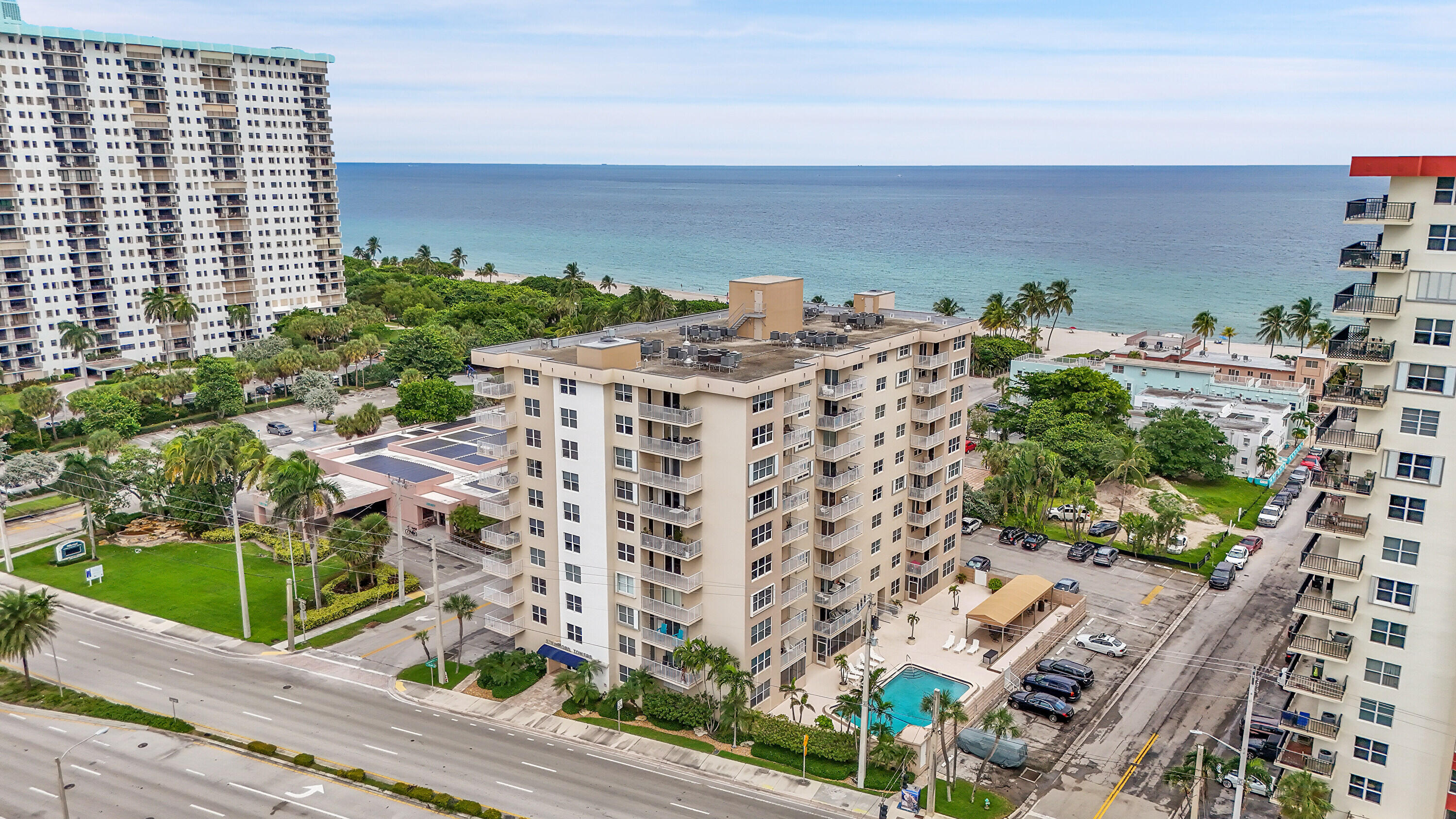 STRATFORD TOWERS CONDO - Residential