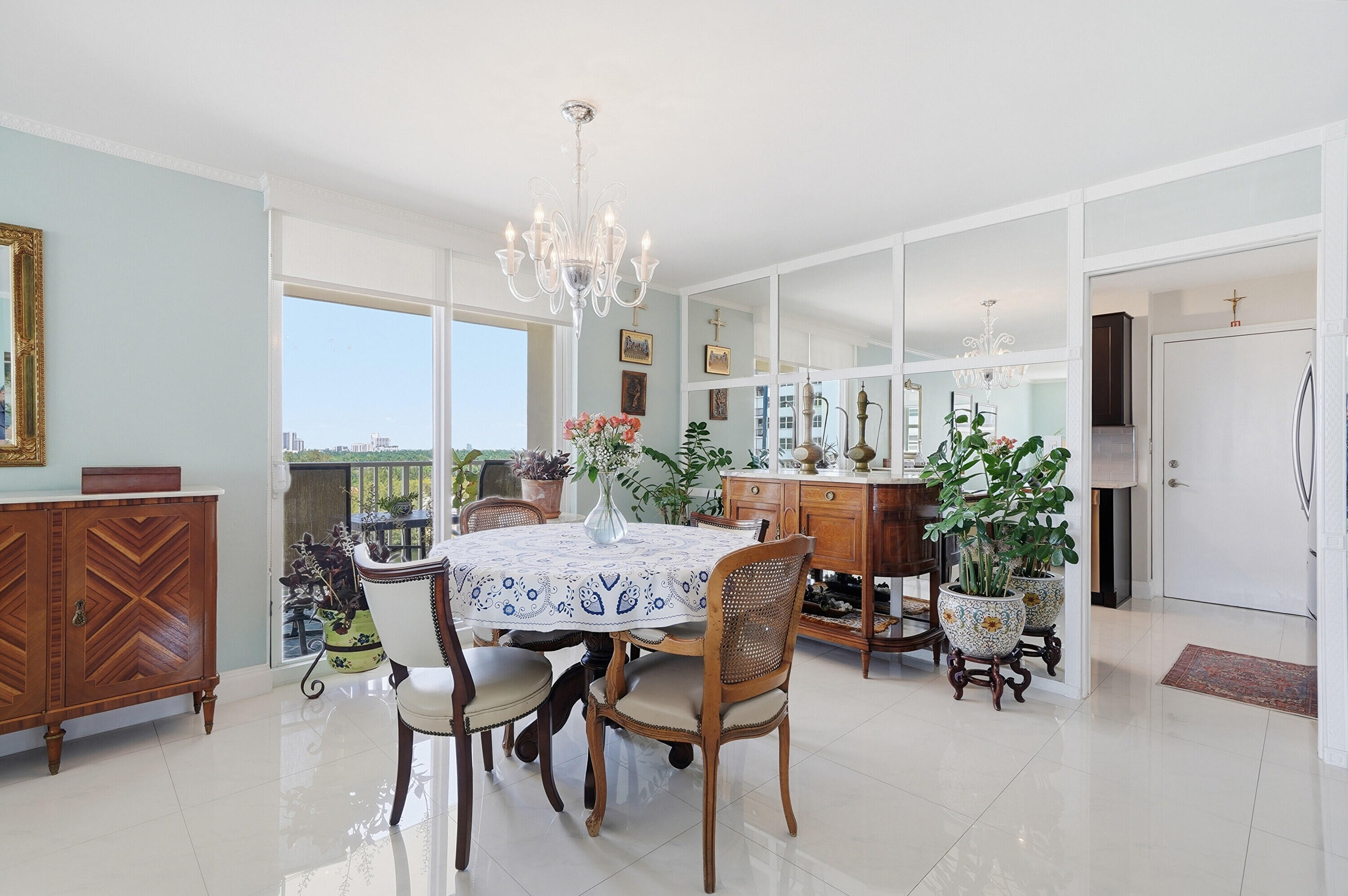 STRATFORD TOWERS CONDO - Residential