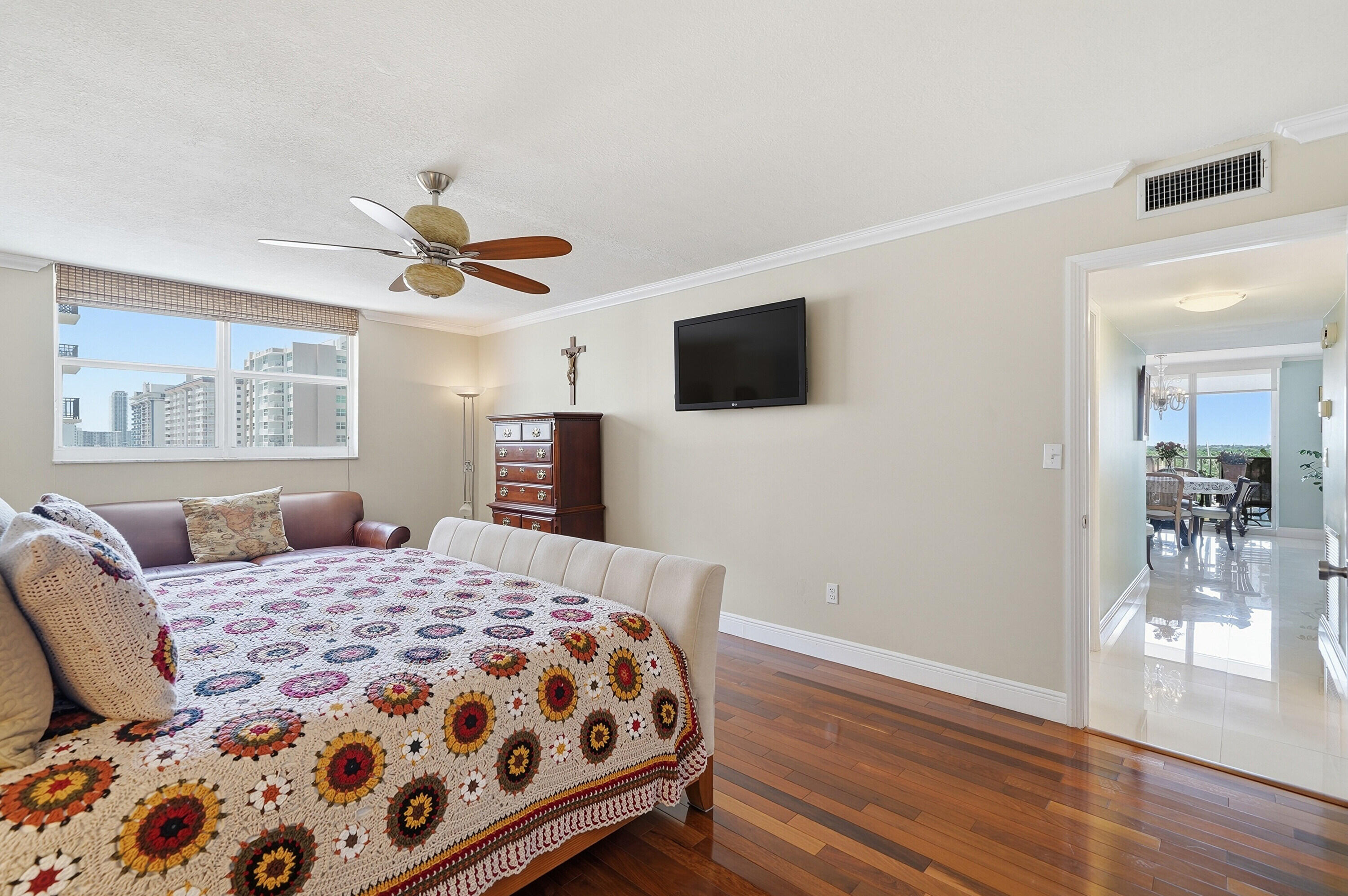 STRATFORD TOWERS CONDO - Residential