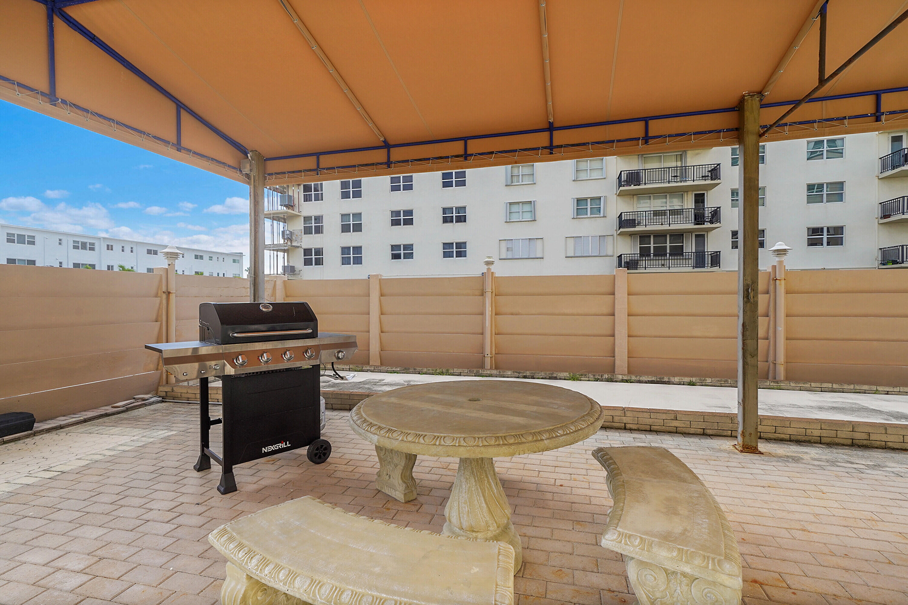 STRATFORD TOWERS CONDO - Residential