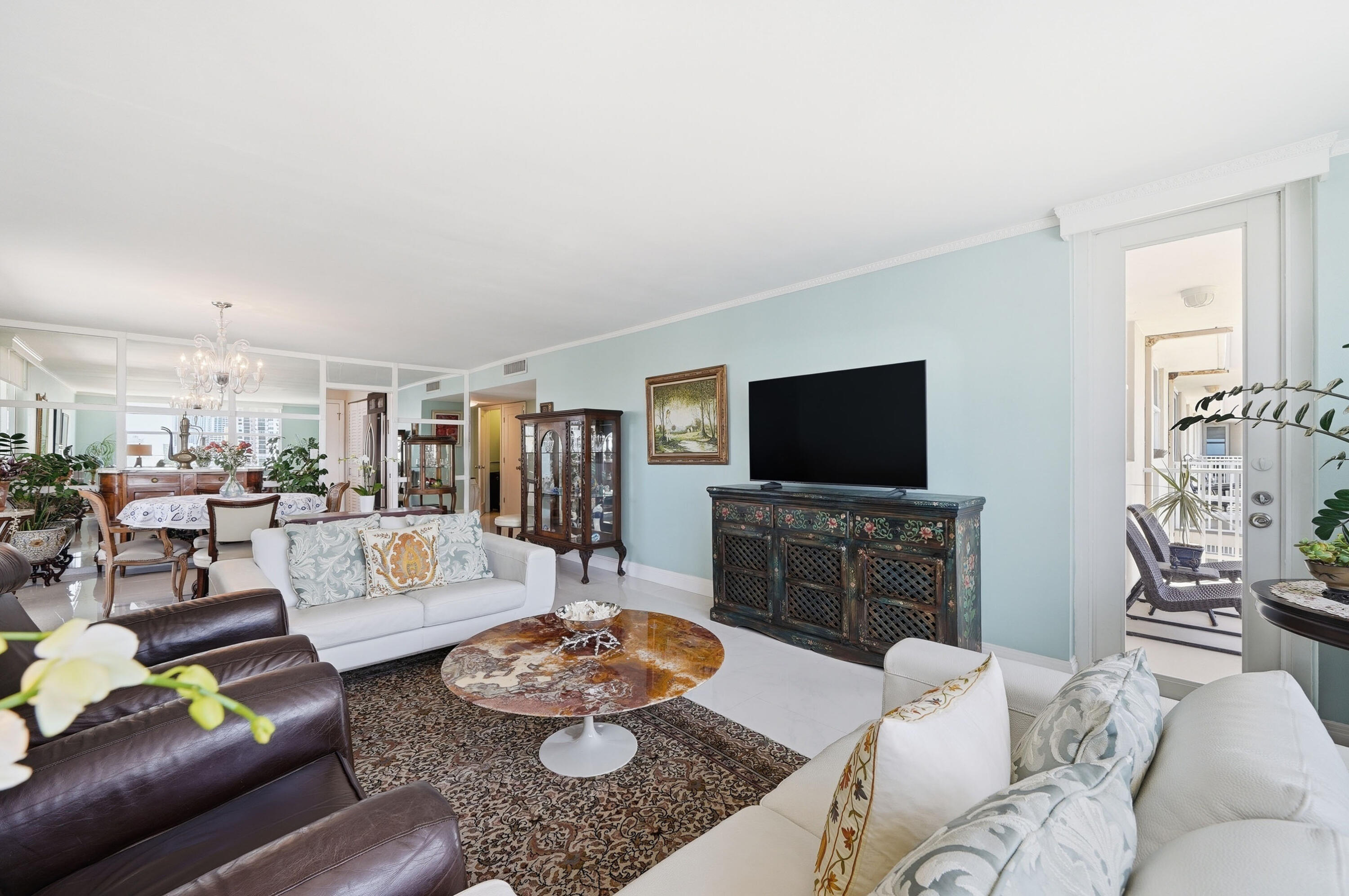 STRATFORD TOWERS CONDO - Residential