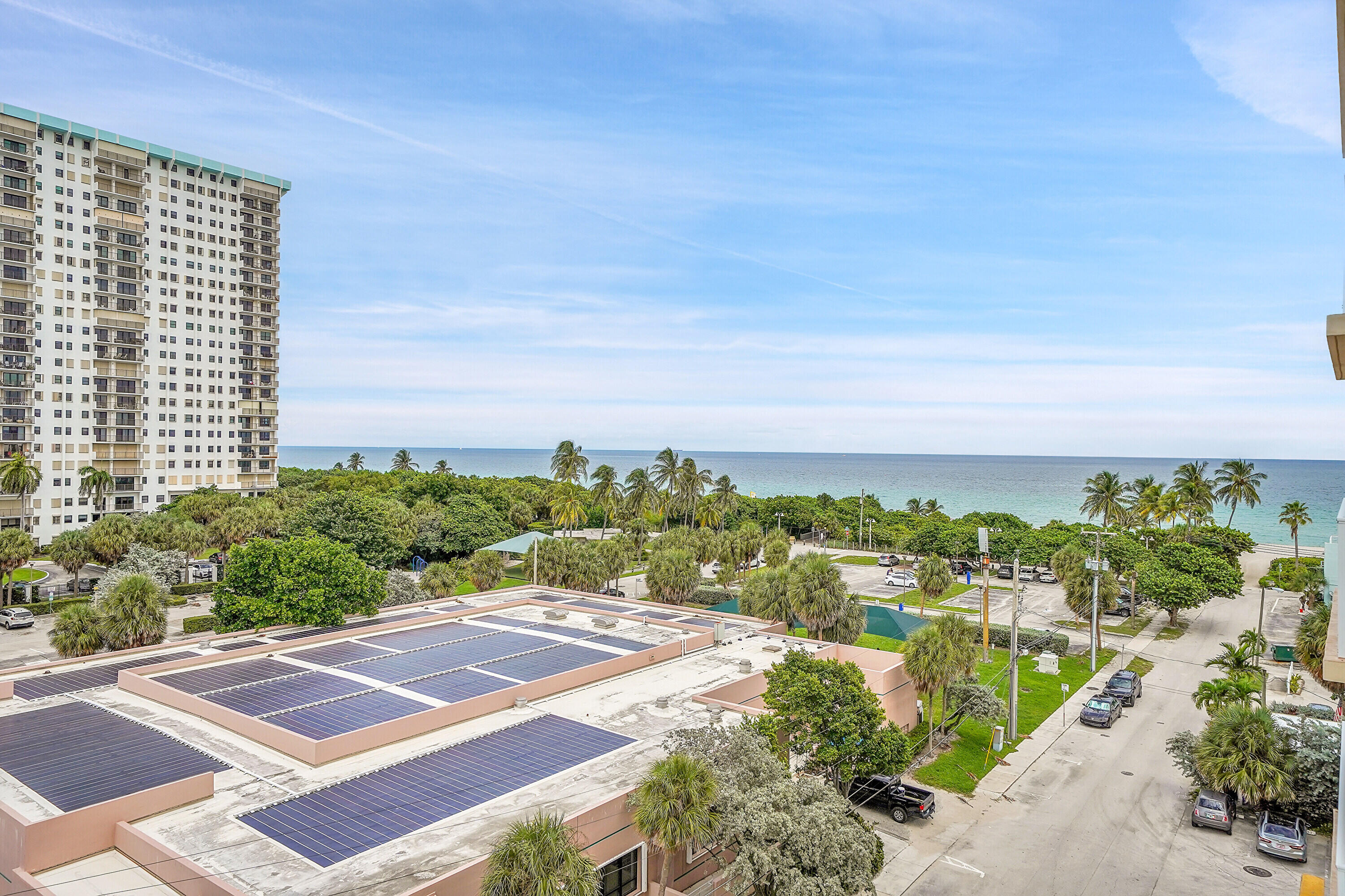 STRATFORD TOWERS CONDO - Residential