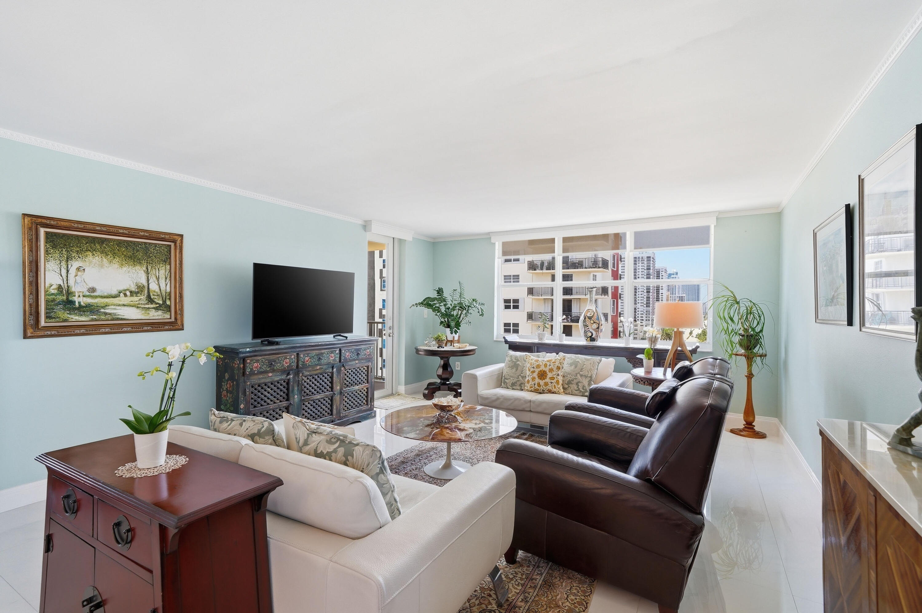 STRATFORD TOWERS CONDO - Residential