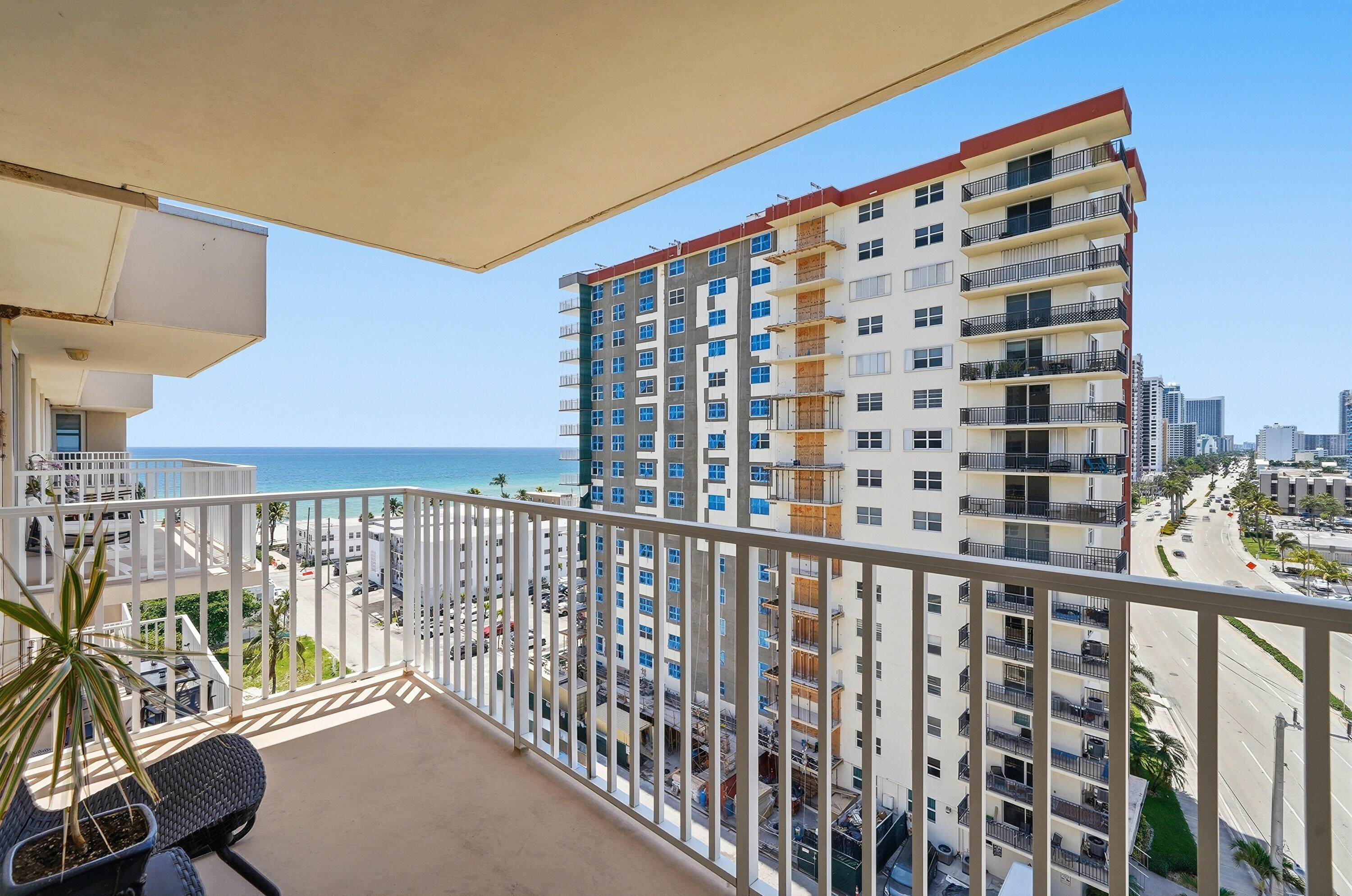 STRATFORD TOWERS CONDO - Residential