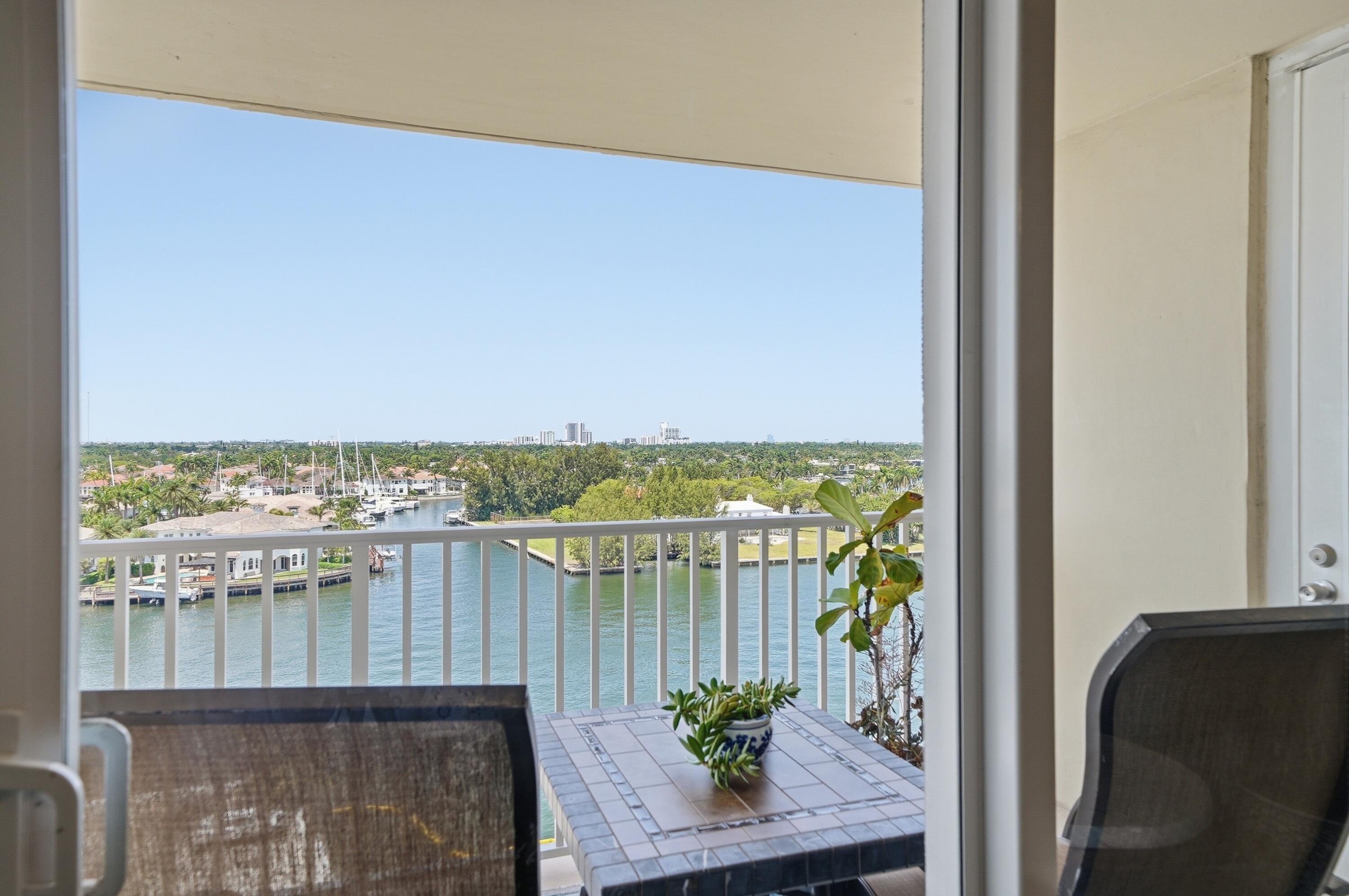 STRATFORD TOWERS CONDO - Residential