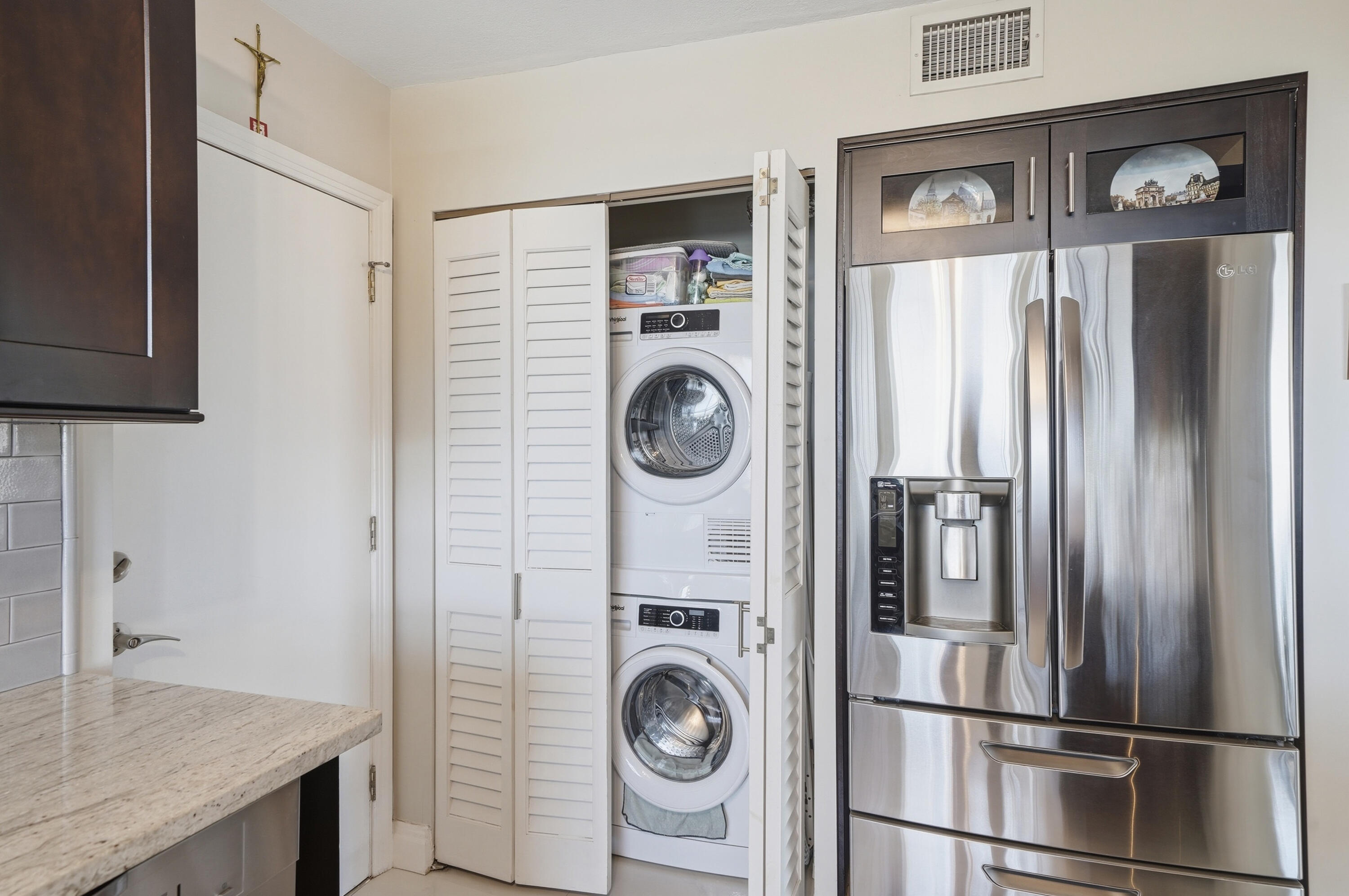 STRATFORD TOWERS CONDO - Residential