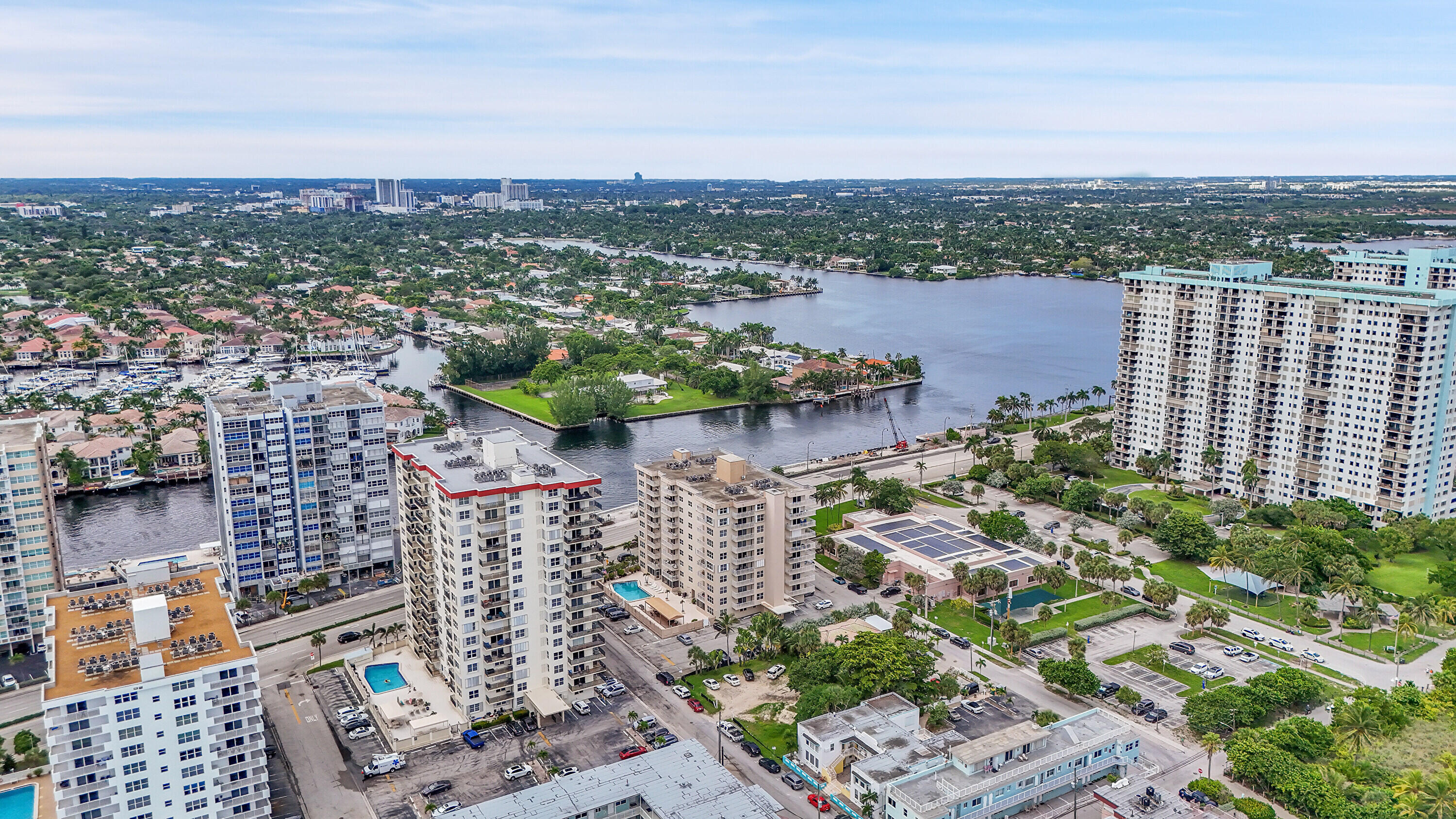 STRATFORD TOWERS CONDO - Residential