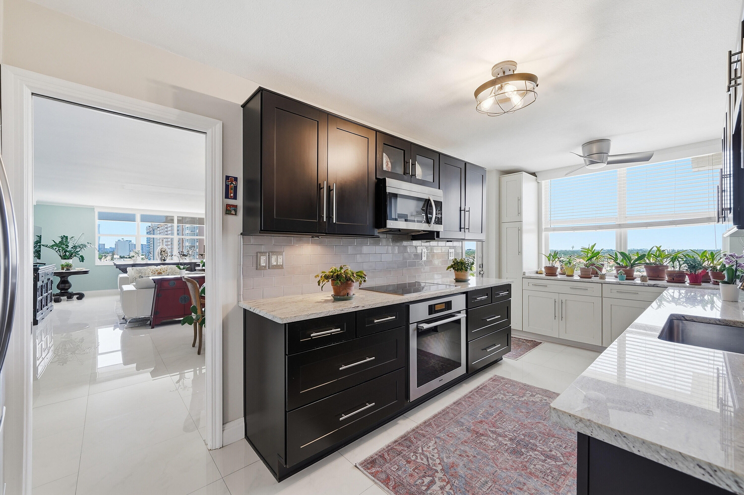 STRATFORD TOWERS CONDO - Residential