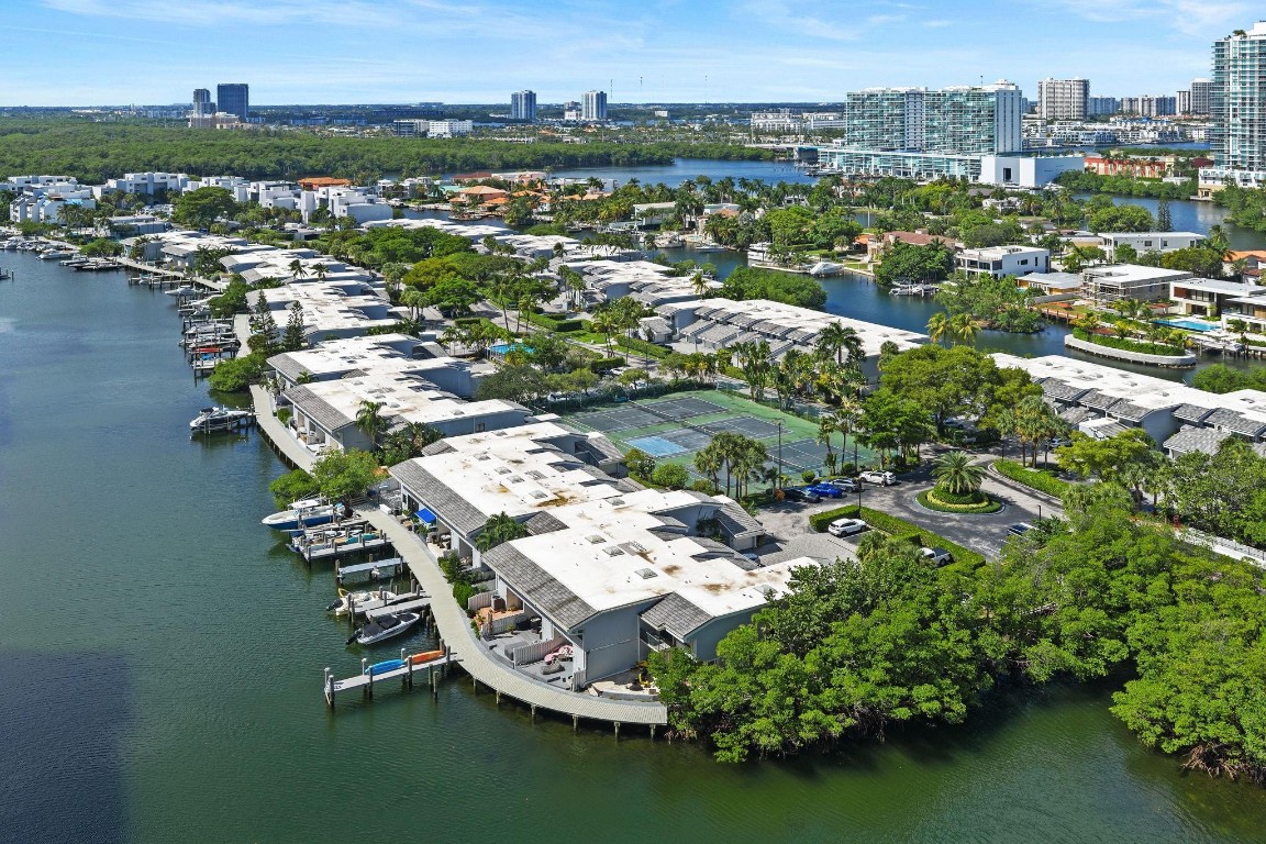 POINCIANA IS YT & RCQ CLU - Residential