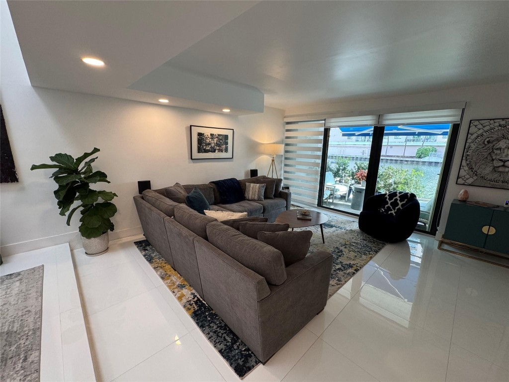 POINCIANA IS YT & RCQ CLU - Residential