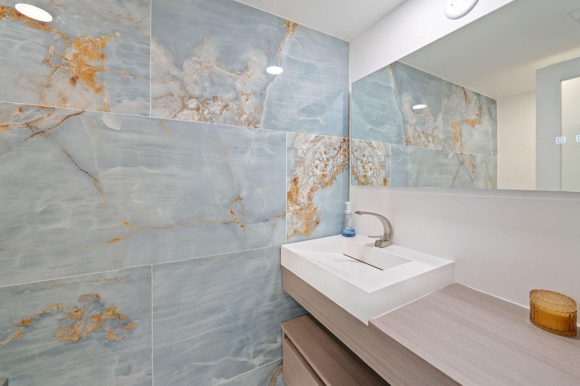 POINCIANA IS YT & RCQ CLU - Residential