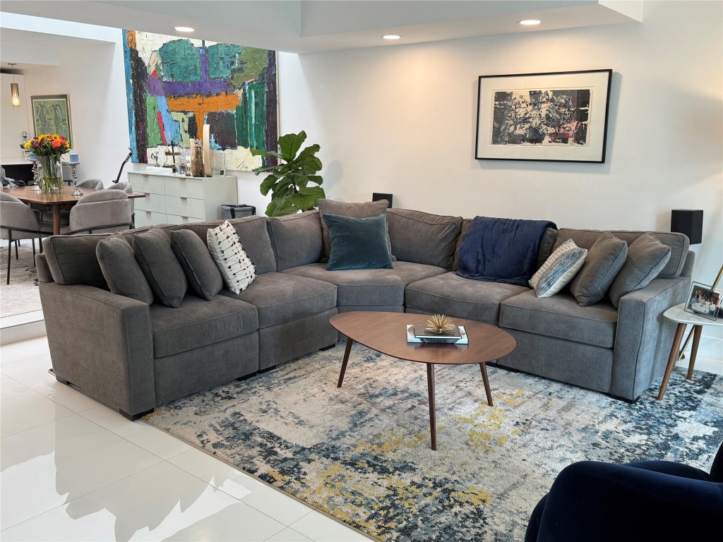 POINCIANA IS YT & RCQ CLU - Residential