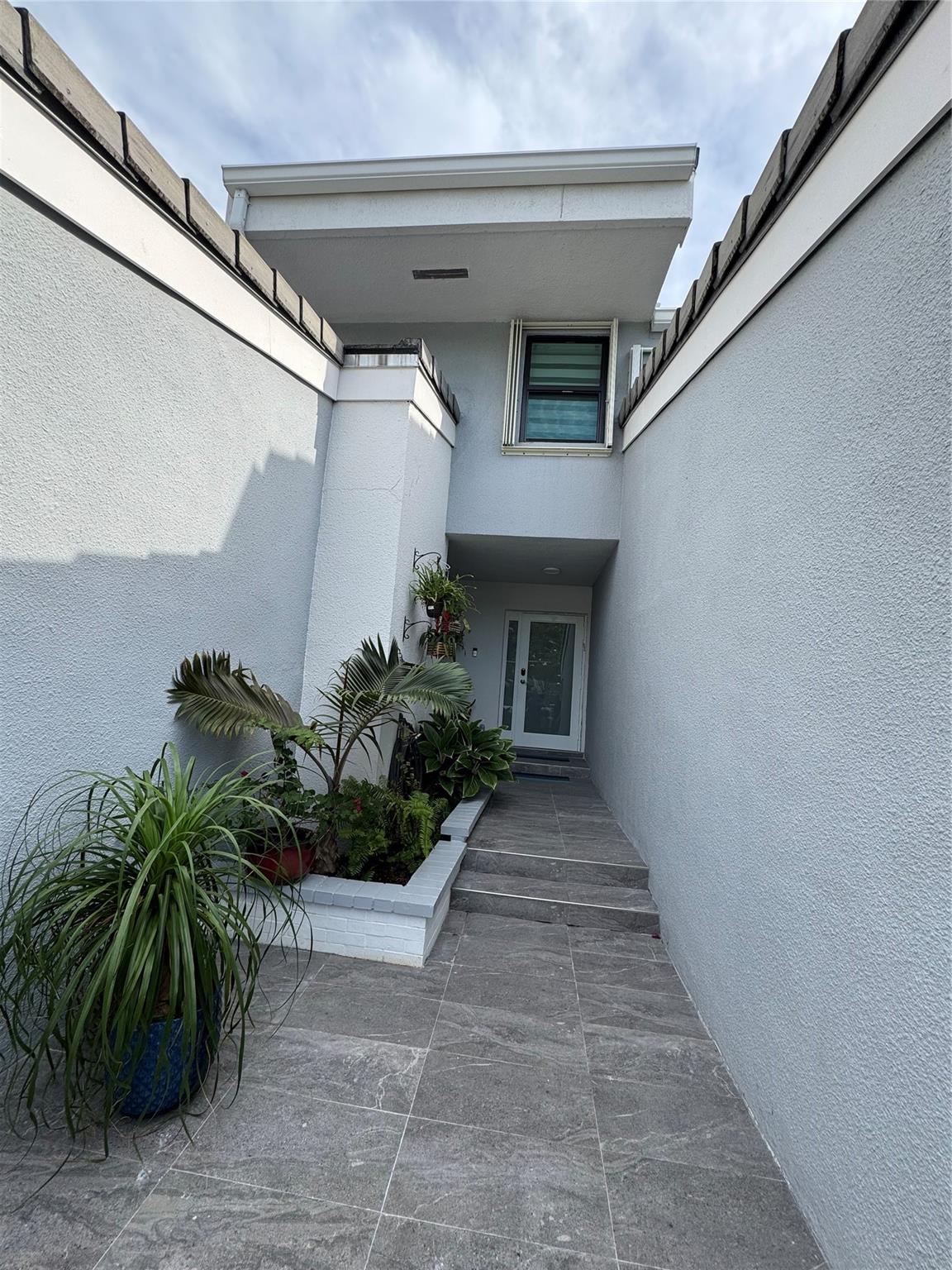 216 Poinciana Dr 216
