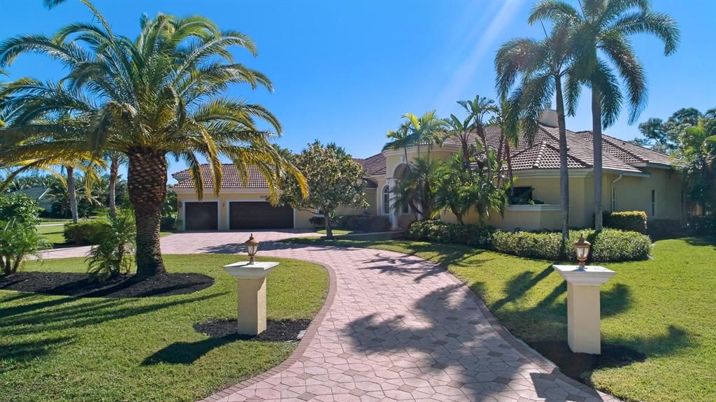 Photo of 8280 Woodsmuir Drive, Palm Beach Gardens, FL 33412 (MLS # R10713845)